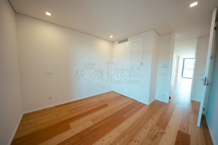 Apartamento T2 para Venda em Creixomil Foto 19