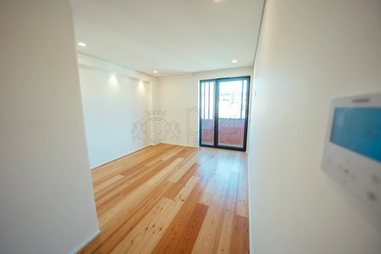 Apartamento T2 para Venda em Creixomil Foto 18