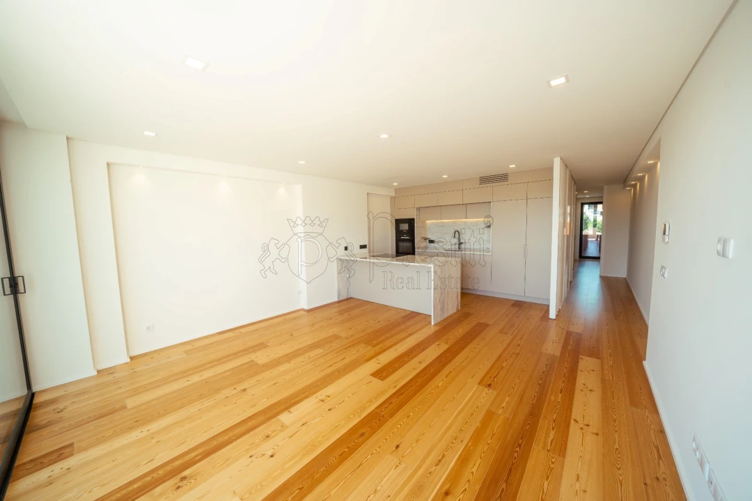 Apartamento T2 para Venda em Creixomil Foto 4