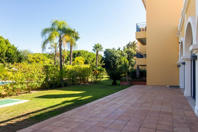 Apartamento T2 para Venda em Quarteira Foto 55