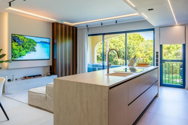 Apartamento T2 para Venda em Quarteira Foto 9