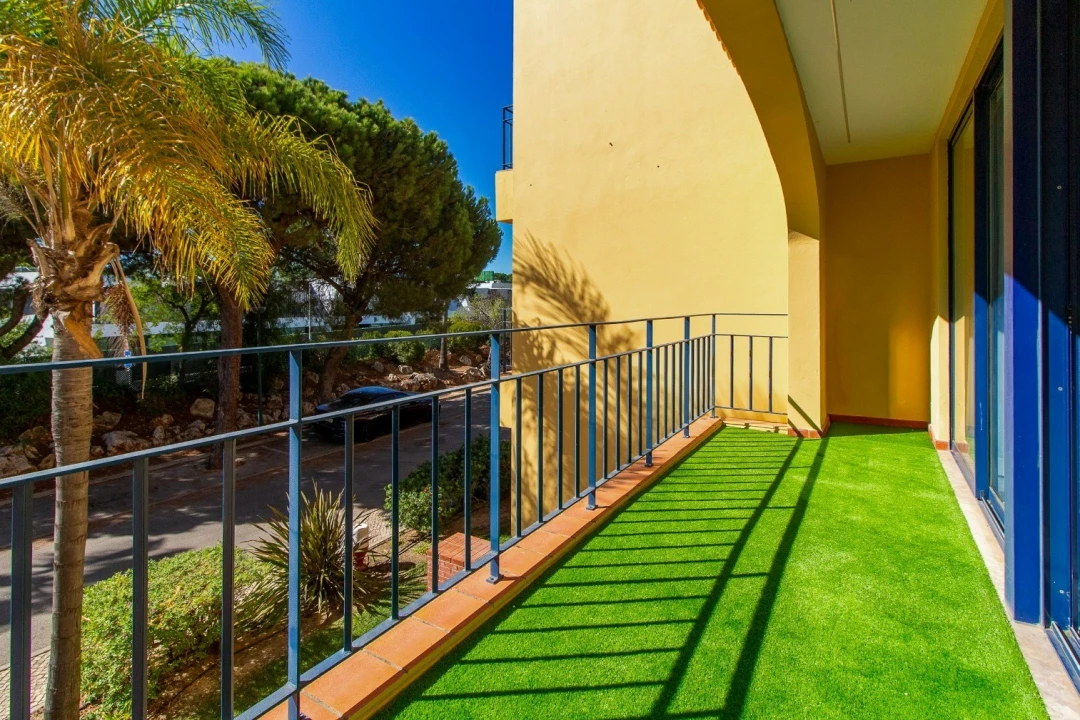 Apartamento T2 para Venda em Quarteira Foto 12