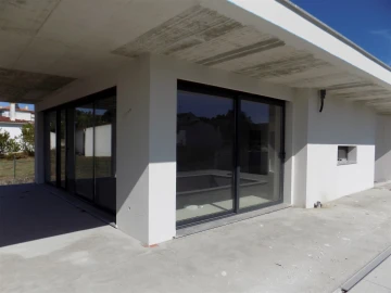 Moradia T4 para Venda em Salir de Matos