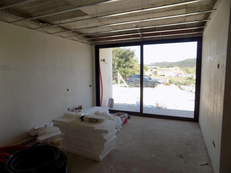 Moradia T4 para Venda em Salir de Matos Foto 11