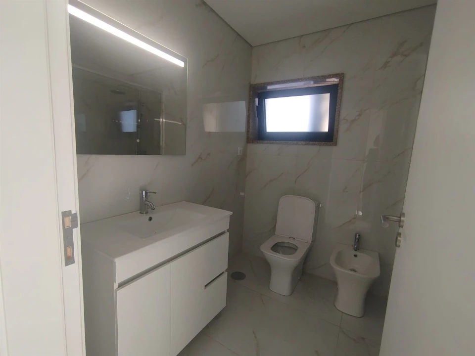 Moradia T4 para Venda em Abragão Foto 10
