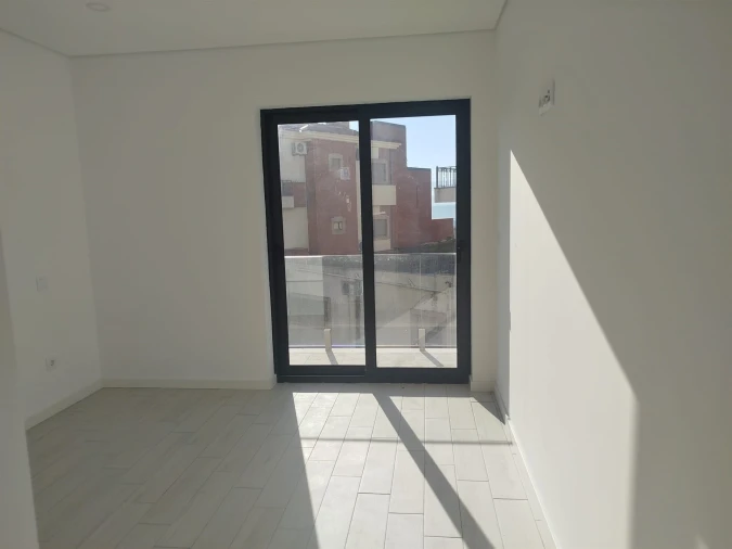 Moradia T4 para Venda em Abragão Foto 11