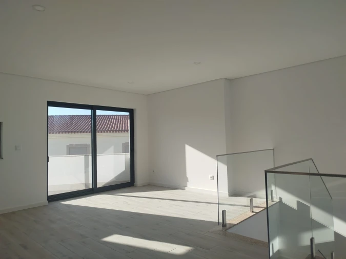 Moradia T4 para Venda em Abragão Foto 17