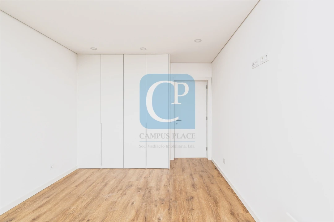 Apartamento T1 para Arrendamento em Pedrouços Foto 16