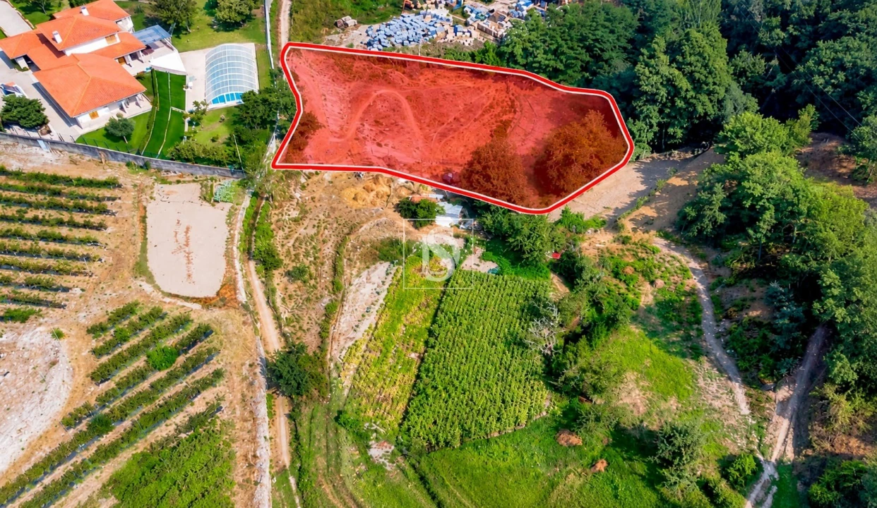 Terreno para Venda em Campelo e Ovil Foto 1
