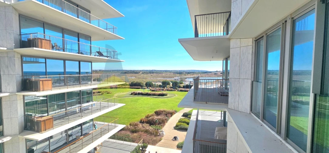 Apartamento T1 para Venda em Armação de Pera Foto 47