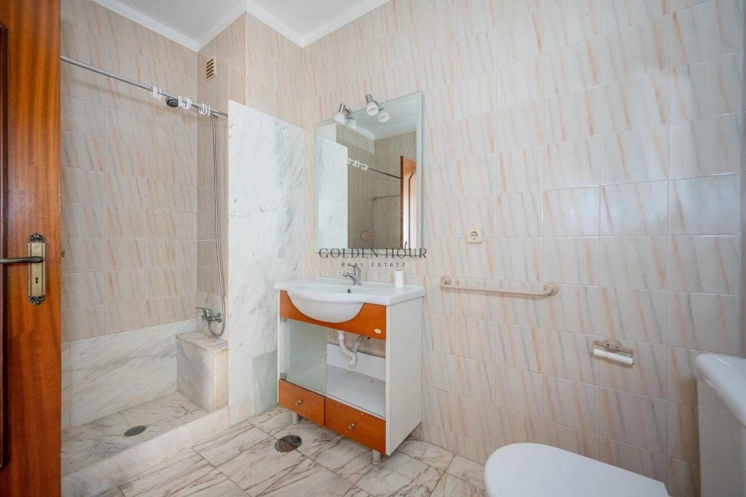 Apartamento T2 para Venda em Oliveira do Douro Foto 14