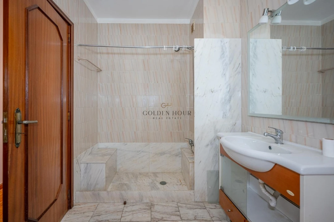 Apartamento T2 para Venda em Oliveira do Douro Foto 24
