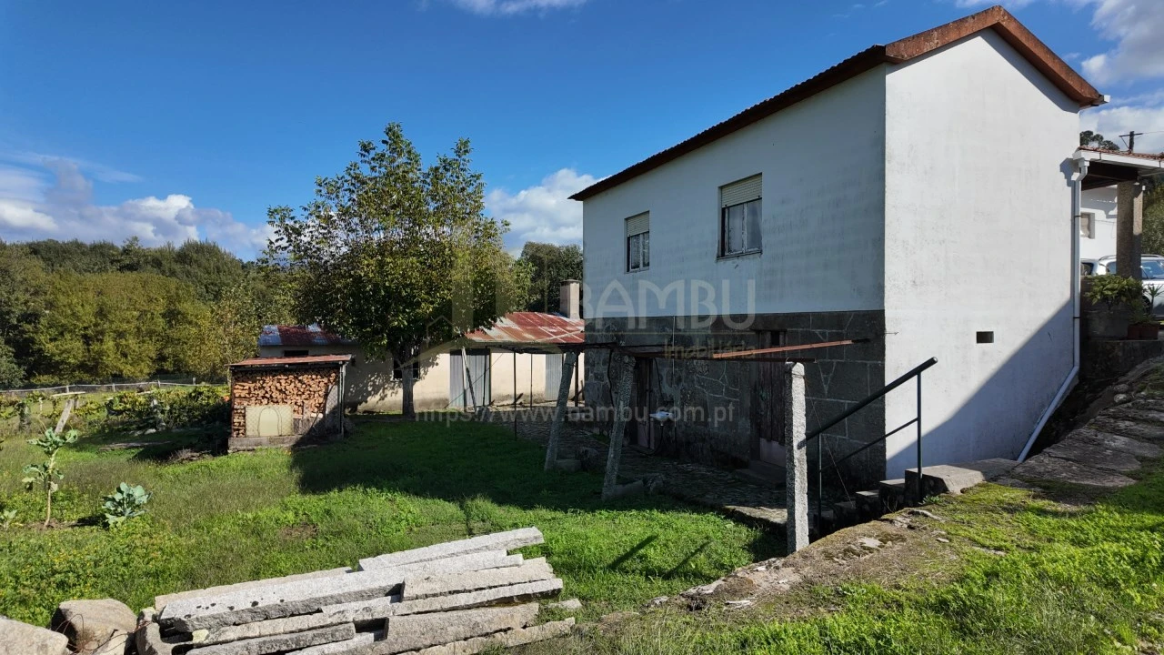 Moradia T2 para Venda em Vilar de Mouros Foto 4