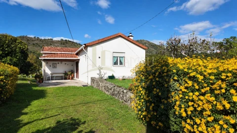 Moradia T2 para Venda em Vilar de Mouros