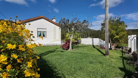 Moradia T2 para Venda em Vilar de Mouros
