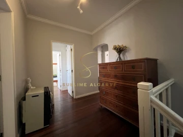 Moradia T4 para Venda em Alcabideche
