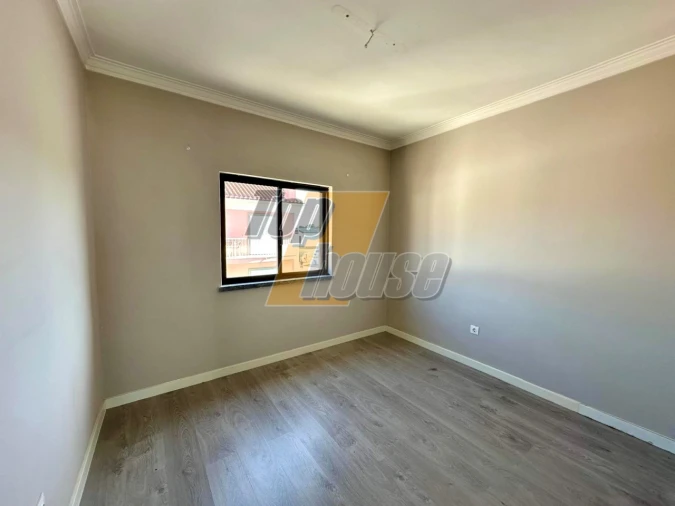 Moradia T4 para Arrendamento em Charneca de Caparica e Sobreda Foto 6