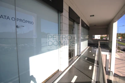 Loja para Venda em Marrazes e Barosa