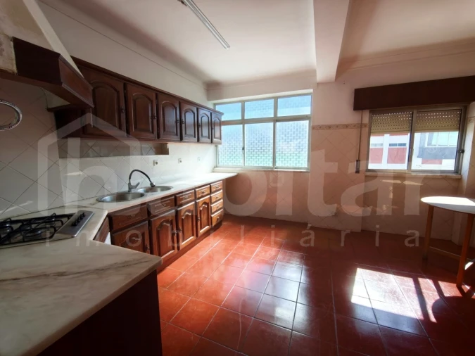 Apartamento T2 para Venda em Benavente Foto 3