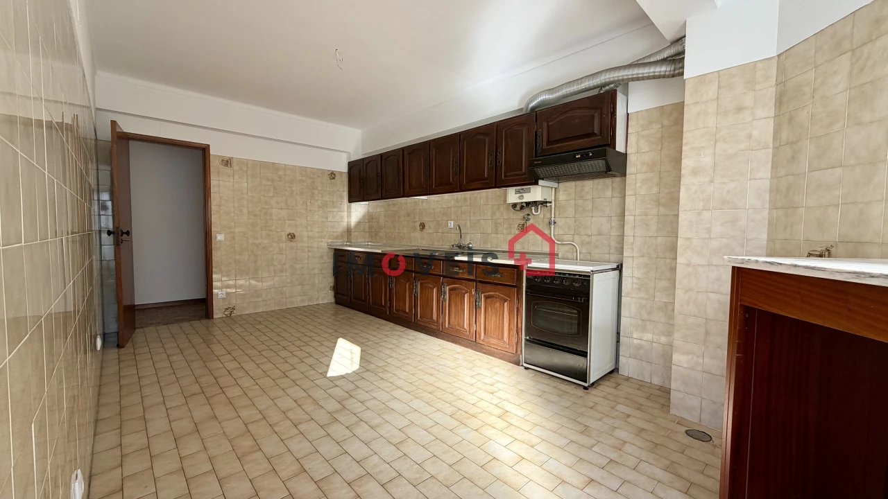 Apartamento T3 para Venda em Leiria, Pousos, Barreira e Cortes Foto 10