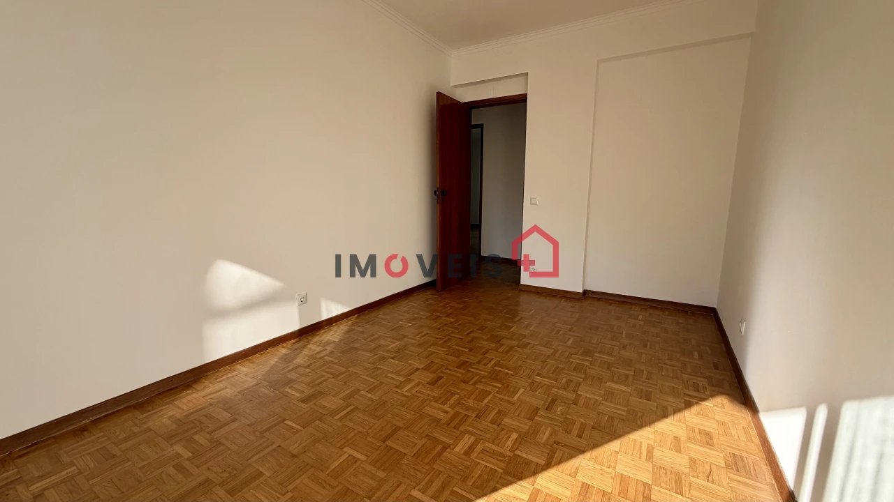Apartamento T3 para Venda em Leiria, Pousos, Barreira e Cortes Foto 12