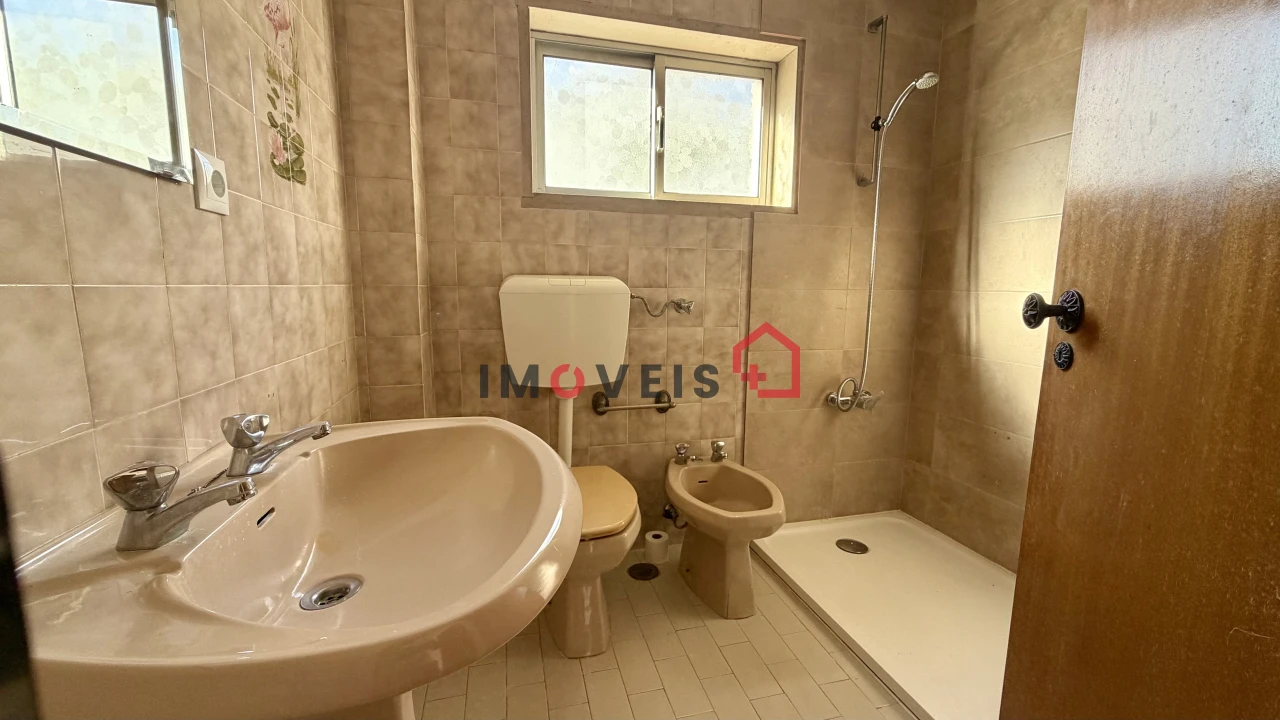 Apartamento T3 para Venda em Leiria, Pousos, Barreira e Cortes Foto 17