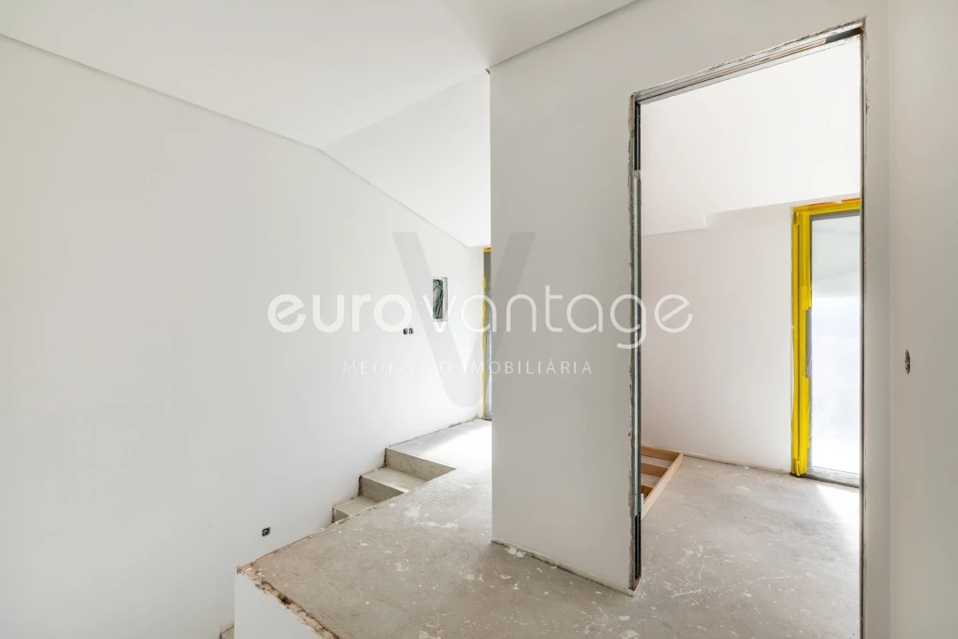 Apartamento T1 para Venda em Parceiros e Azoia Foto 11