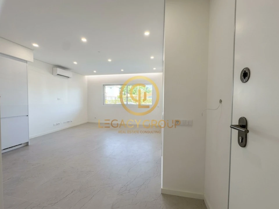 Apartamento T1 para Venda em Quarteira Foto 7