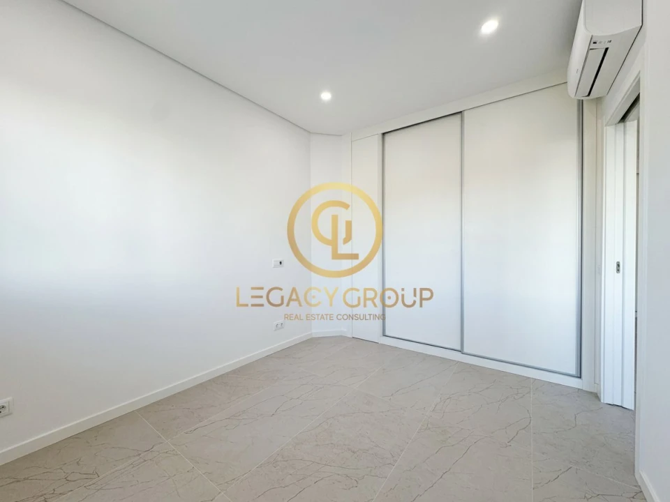 Apartamento T1 para Venda em Quarteira Foto 13