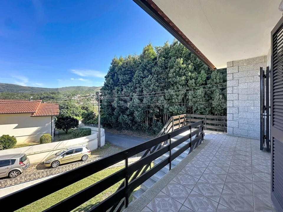 Moradia T5 para Venda em Venade e Azevedo Foto 8