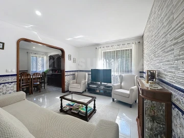 Moradia T5 para Venda em Venade e Azevedo