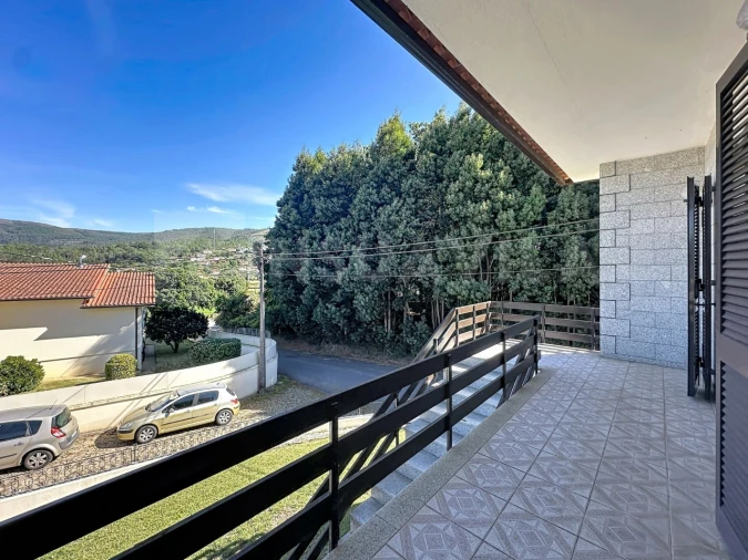 Moradia T5 para Venda em Venade e Azevedo Foto 8