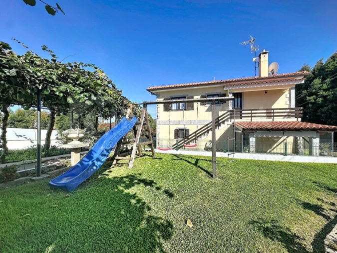 Moradia T5 para Venda em Venade e Azevedo Foto 2