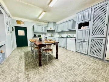 Moradia T5 para Venda em Crato e Mártires, Flor da Rosa e Vale do Peso