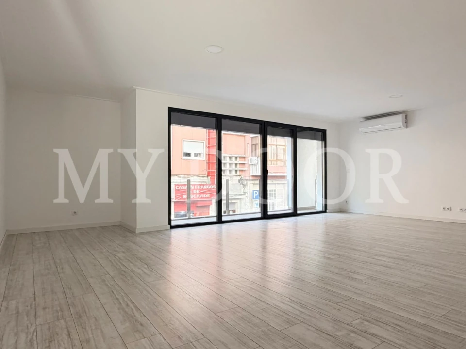 Apartamento T3 para Venda em Moscavide e Portela Foto 12