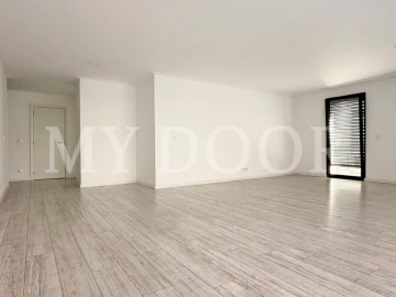 Apartamento T3 para Venda em Moscavide e Portela