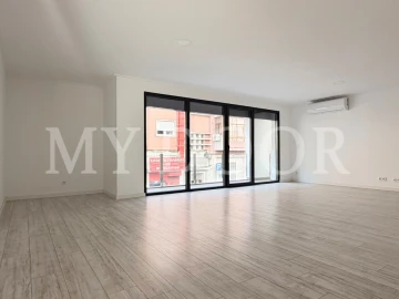 Apartamento T3 para Venda em Moscavide e Portela