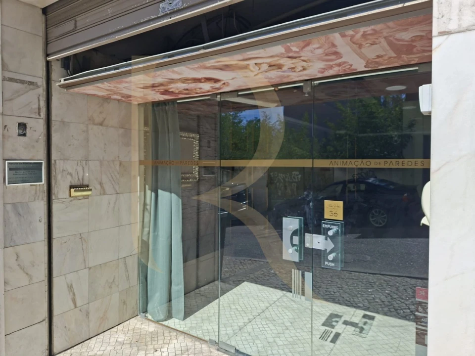 Loja para Arrendamento em Seixal, Arrentela e Aldeia de Paio Pires Foto 1