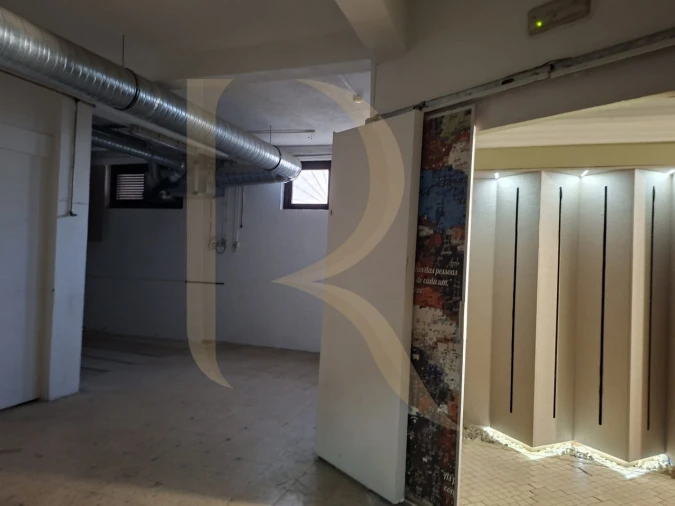 Loja para Arrendamento em Seixal, Arrentela e Aldeia de Paio Pires Foto 16