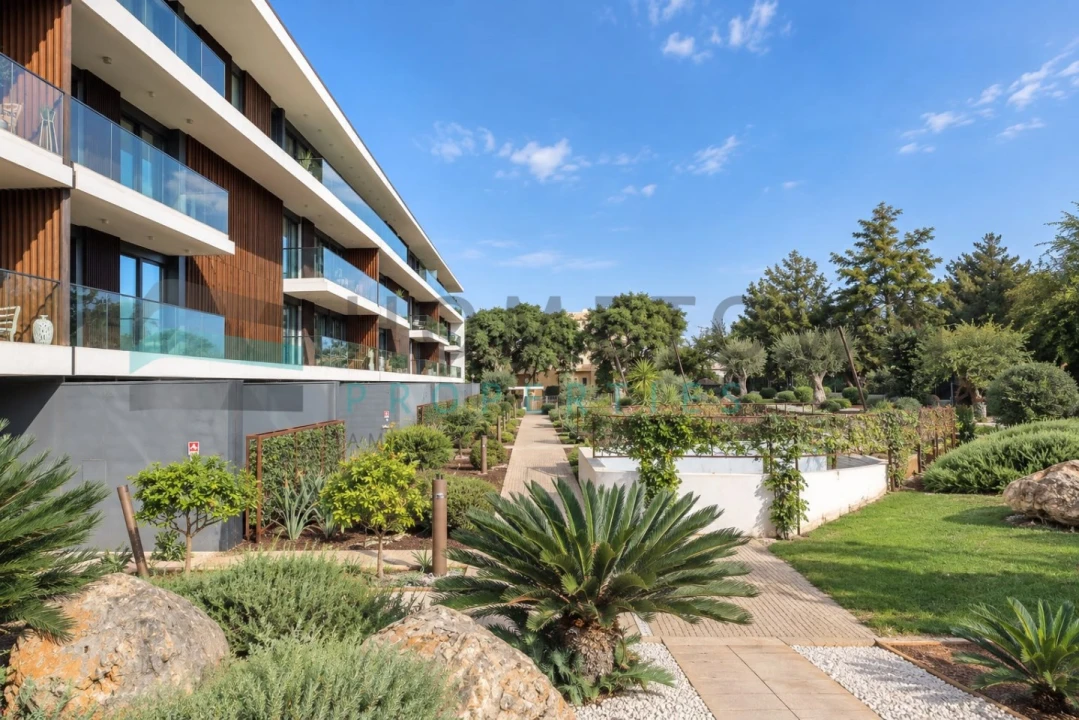 Apartamento T2 para Venda em Quarteira Foto 37