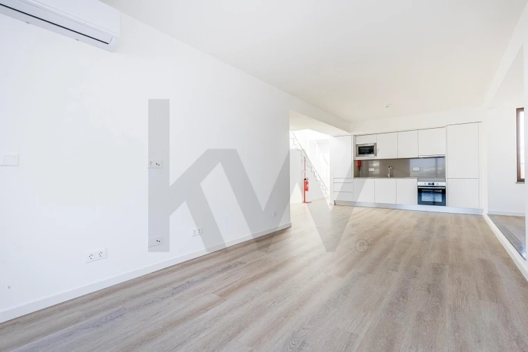 Apartamento T3 para Venda em Porto Covo Foto 7