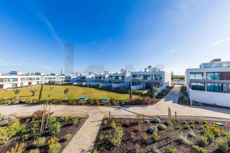 Apartamento T3 para Venda em Porto Covo Foto 24