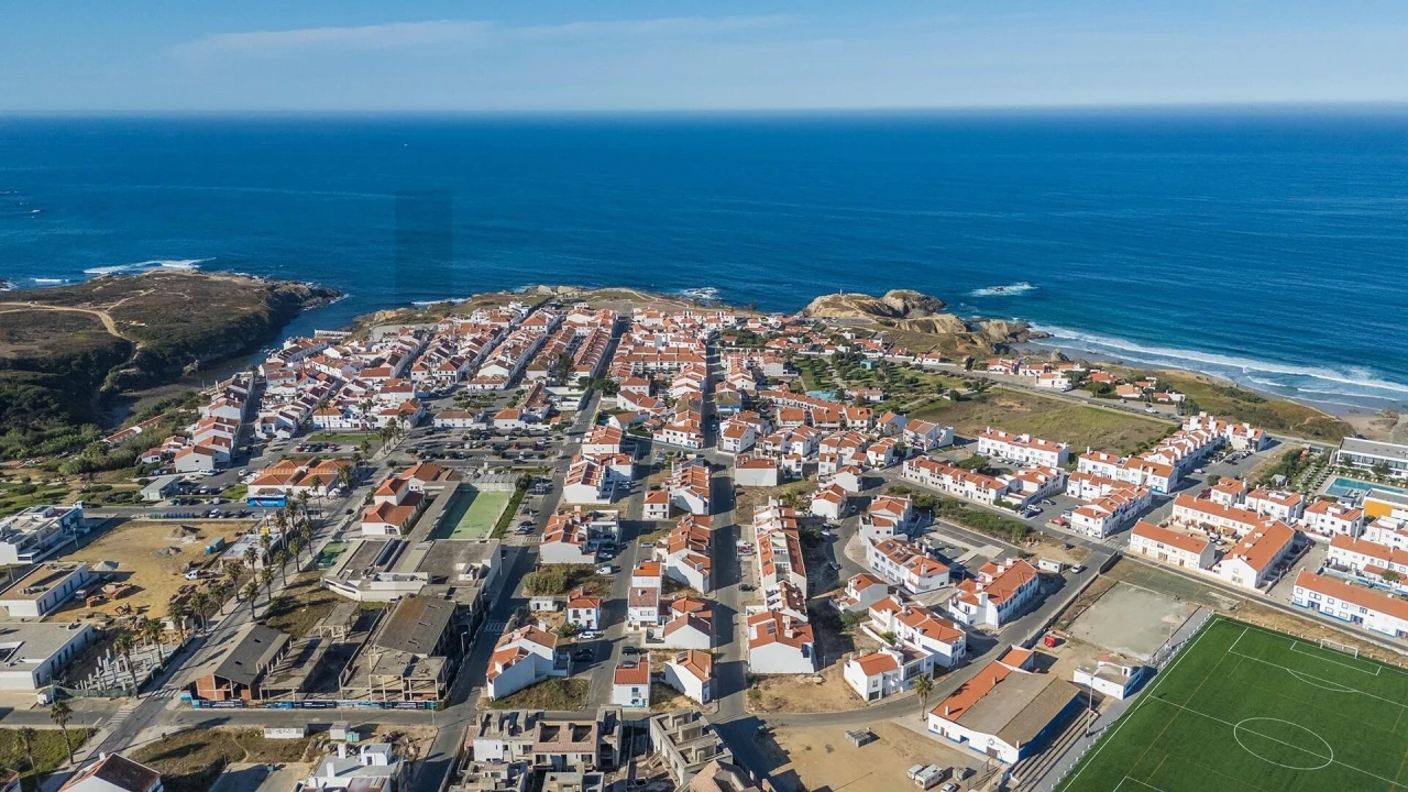 Apartamento T3 para Venda em Porto Covo Foto 42