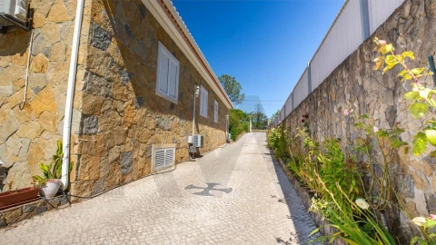 Moradia T4 para Venda em Madalena e Beselga