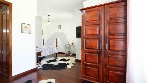 Moradia T4 para Venda em Madalena e Beselga