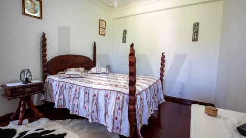 Moradia T4 para Venda em Madalena e Beselga