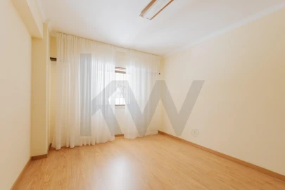 Apartamento T1 para Arrendamento em Lumiar