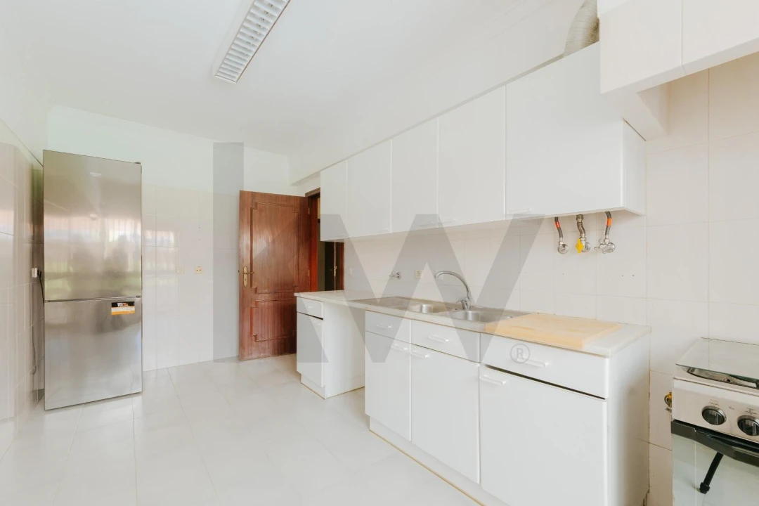 Apartamento T1 para Arrendamento em Lumiar Foto 17