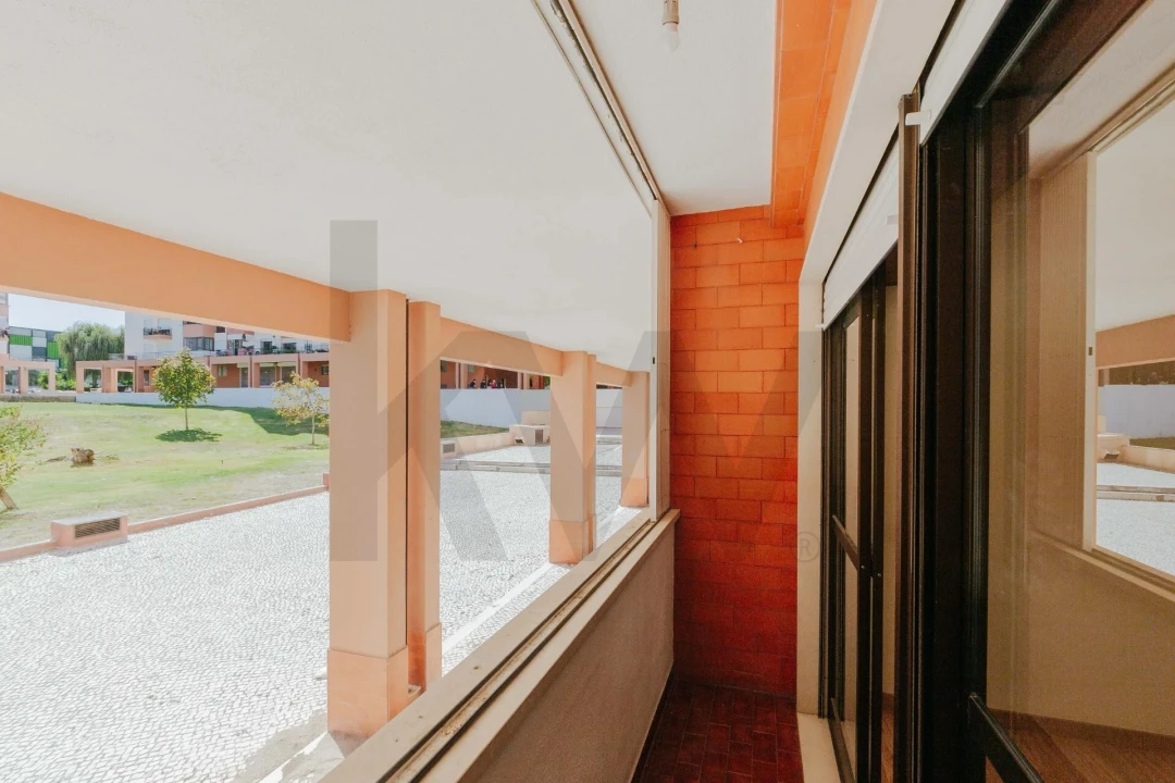 Apartamento T1 para Arrendamento em Lumiar Foto 8