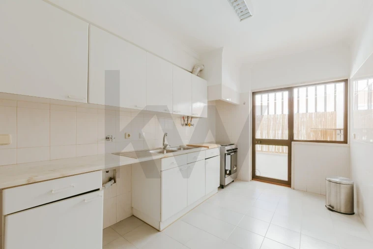 Apartamento T1 para Arrendamento em Lumiar Foto 15